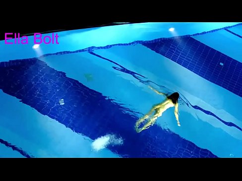 ❤️ No puc parar de mirar-la, jove rossa presa nedant nua a la piscina del complex ELLA BOLT ️ Vídeo sexual a nosaltres ca.kassavrn.ru